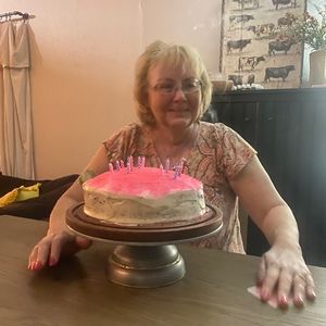 Meet your Posher, Debbie